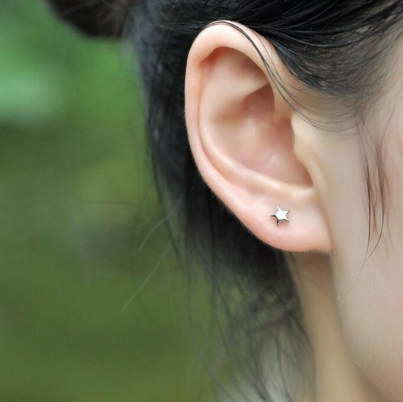 NEW Silver Moon & Star Tiny Stud Earrings - Picture 3 of 6